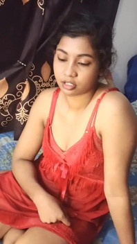 Mahasiswa Dessi bertemu dengan kencan suasana romantis penuh dengan ngentot di hotel dan cinta sejati