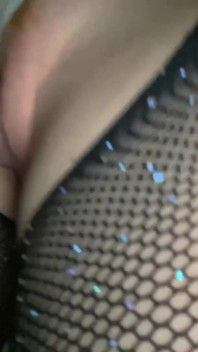 Schovávám si kapající sperma pod šaty. Žhavé amatérské video