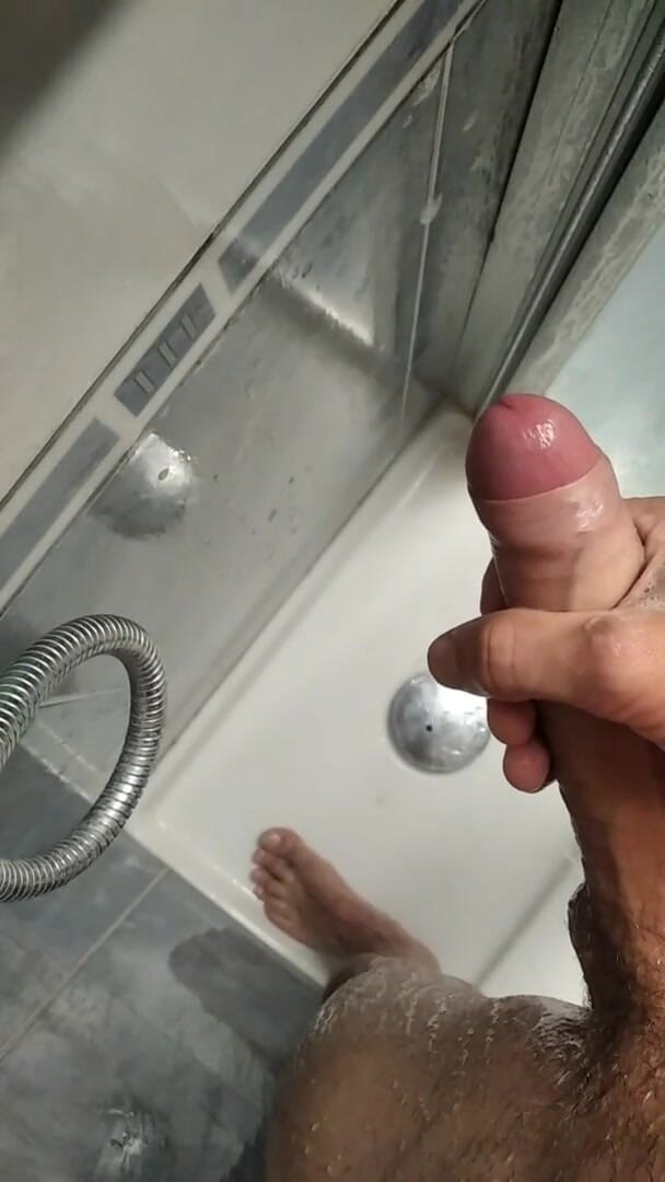 Elvissc: Melancap zakar besar di bilik mandi, mandi krim zakar dan...