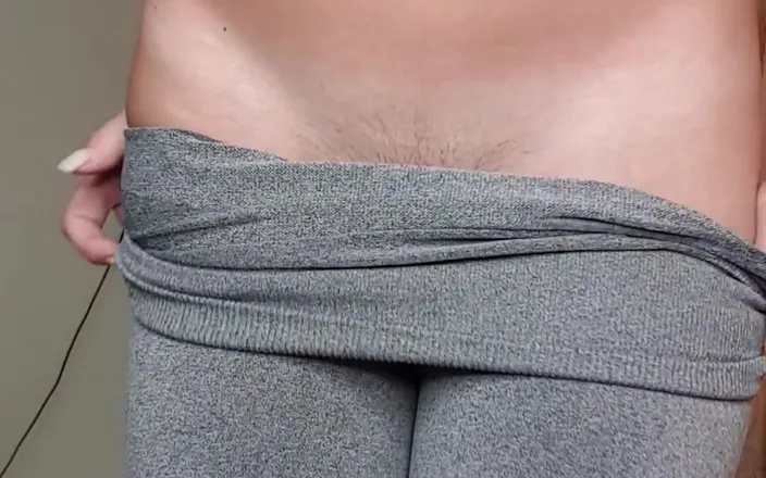 MissAnja_FH: And a grey tight cutie pretty butt hole and Queefing...