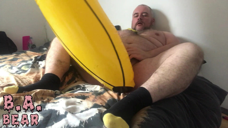 B A Bear: Gros Cochon, Banane Gonflable, Branlette Et Éjaculation