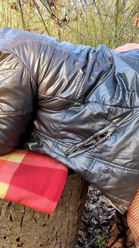 Pieprzony i zapłodniony przez 10 dziwnych facetów na autostradzie