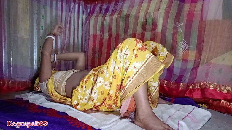 Dogrupali69: 森の中を歩いている間にインドの女性を犯した