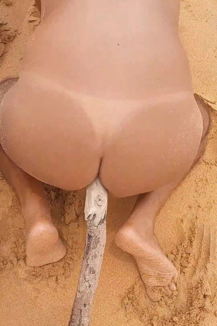 Ladysilvas: Kåta Ladysilva sticker en kuk i din röv på stranden