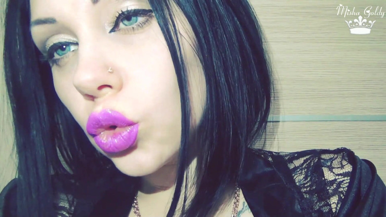 Goddess Misha Goldy: 唇とキス