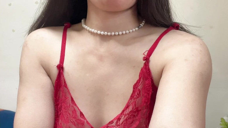 sweethanajapanese: Hana indossa un vestito rosso oggi il suo sexy corpo...