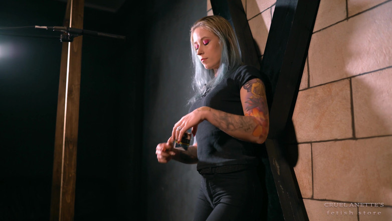 Cruel Anettes fetish world: Kouření na andrew's cross 4K