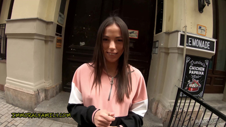 Immoral Family: Minha meia-irmã Anastasia Brokelyn é uma super puta esguichando - - Família Imoral 4k