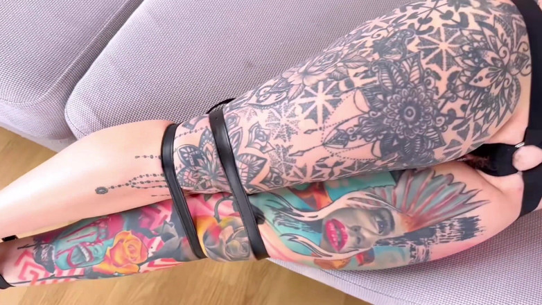 Easterneurope12: Gauč děvka pro latinoamerická bondage.