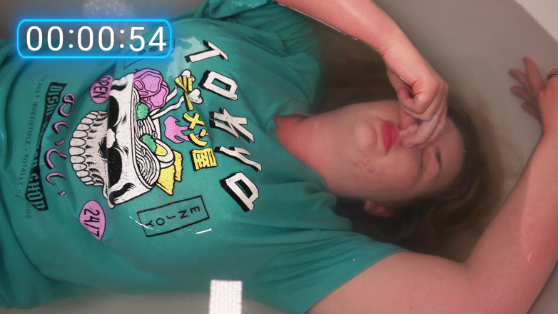 JessieHH: Sfw Holding My Nafath Underwater Challenge 4K 60fps Percuma