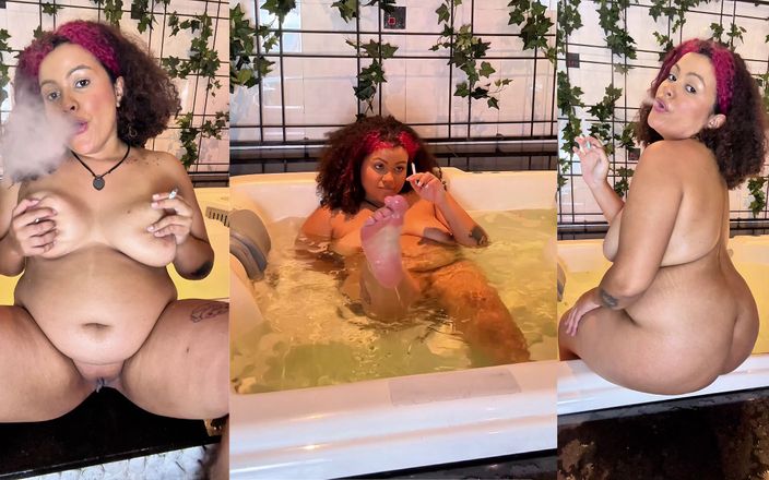 Cutiepiie Chubby: Gordinha deusa negra brinca e fuma na banheira
