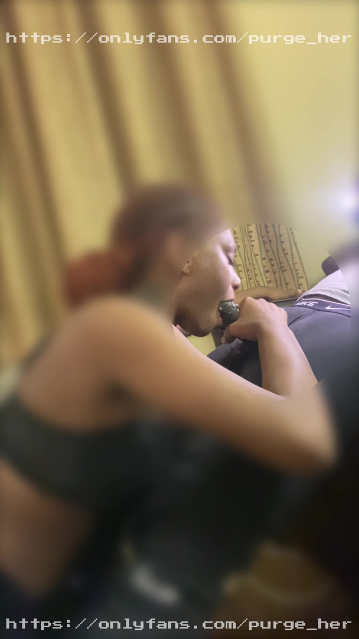 Purge_her: Labios Suaves Y Jóvenes Con Garganta Húmeda