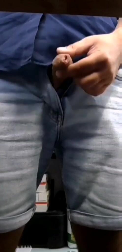 Jekitojj: Risky Handjob at Work