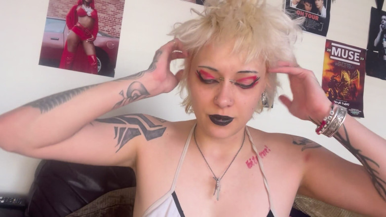 Glitterqueen1999: Niestandardowe) skrobanie mojego języka dla chłopca, który mnie lubi