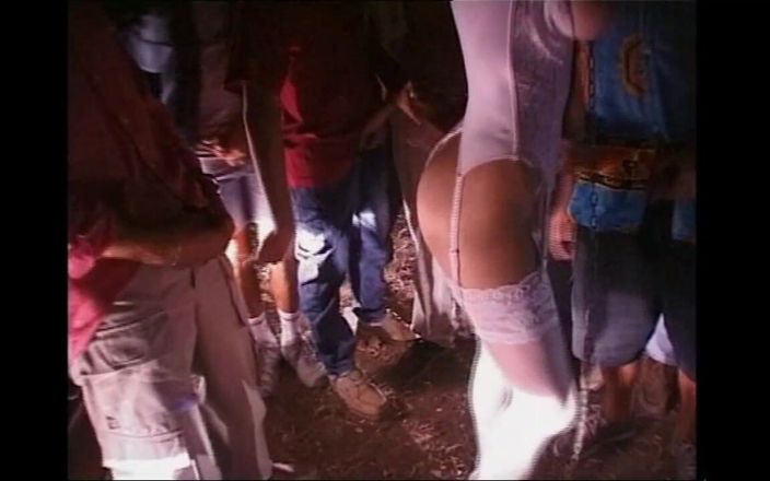 MMV films - The Original: Буккаке для молодой рабыни и милфы трахнул и кончил на киску Roco Siffredi в любительском видео