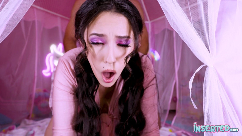 Inserted: 오작동을 좋아하는 Selena Ivy 삽입