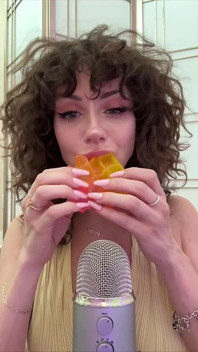 Gofr jedzenia i ssania Asmr