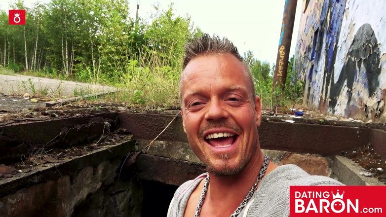 Dating Baron: Harleen wil dat een echte man haar bever! Datingbaron