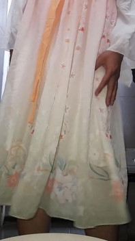 Сперма кроссдрессера в милій китайській сукні hanfu
