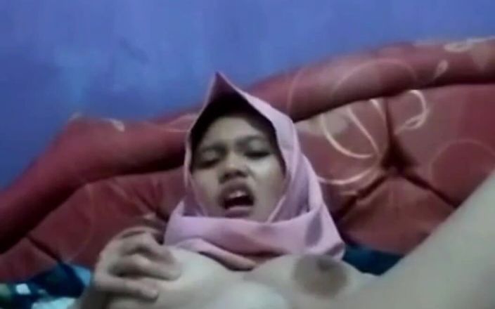 Jilbab69: Sange hijab después de la universidad