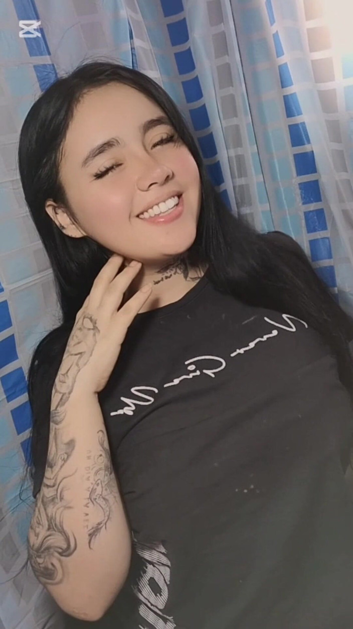 Dalyla: Tatălui meu vitreg îi place să mă ating așa