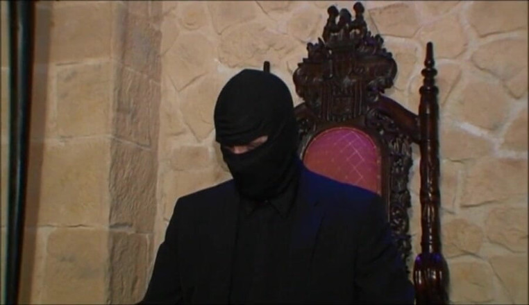 Absolute BDSM films - The original: Sexy blondine mit dicken möpsen demütigt dildo in bondage penetriert
