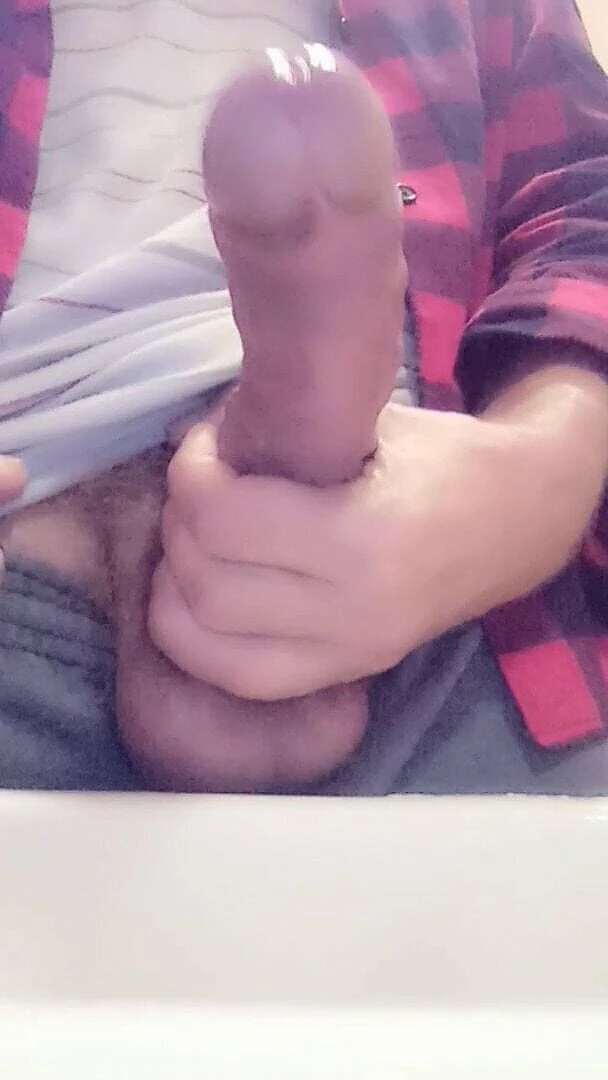Mcobraxxl: Mcobraxxl mengongkek batang pada dua tangan