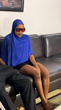 Habibi Kral Rodrigo'nun büyük yarağının tadını çıkarıyor