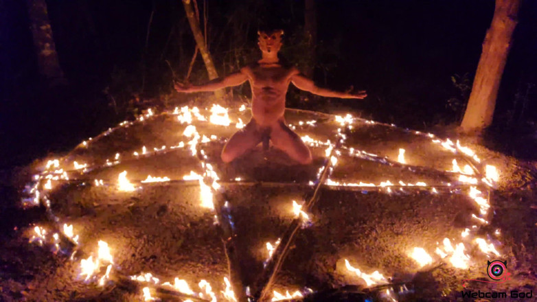 Arthur Eden aka Webcam God: Anillo de fuego - El ritual (4k)