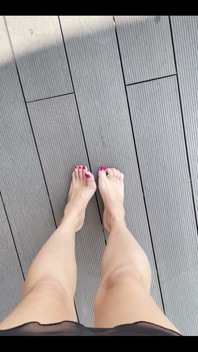 Who likes my feet?