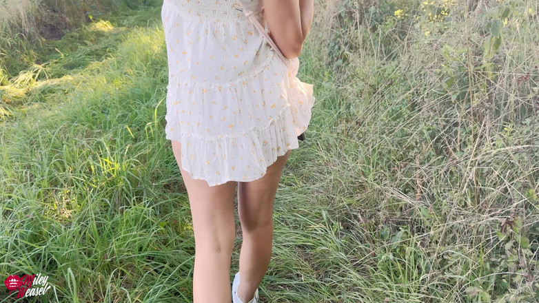 Miley Weasel: Baiser... bien sûr que ça m’arrive encore ! Un mec étrange me baise...