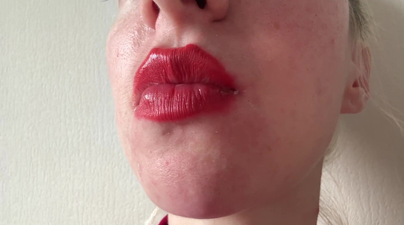 Skinny_lady69: Punto di vista mangia con il rossetto rosso