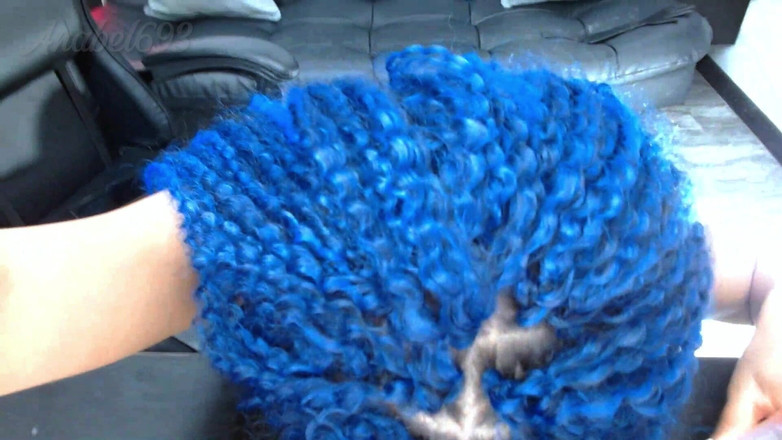 anabel693: 하얀 자지가 와서 내 목을 박고 영혼을 빨아들여