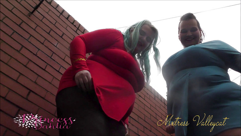 Mxtress Valleycat: Повернення 50-футового йомана