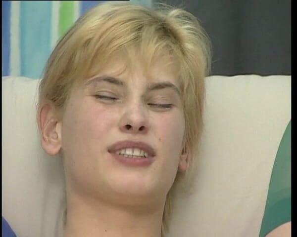 YOUR FIRST PORN: Hausfrau Virginia - Žena v domácnosti Virginia