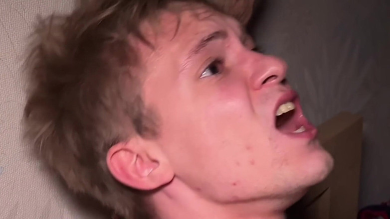 Max Gen: Pipe juteuse et baise anale d’un ami