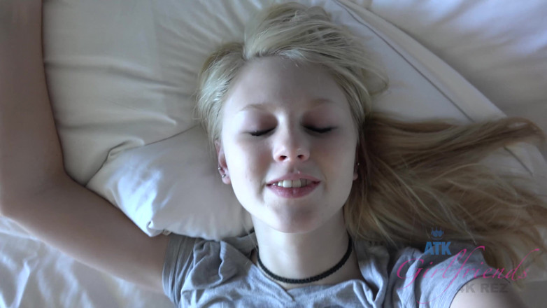 ATK Fans (Girlfriends): Blonde Teen Pleases Her Stepdaddy