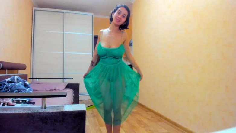 myla_angel: Myla angel si cewek hot dengan gaun transparan warna hijau!