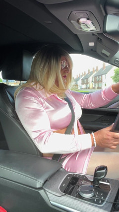 Sexy Crossdresser Kellycd2022 Enjoying a Drive Out in White Seamless Pantyhose