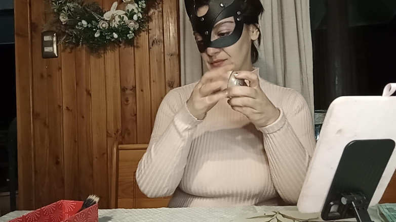 PoliticalDial46: Maggy Applies Lipstick