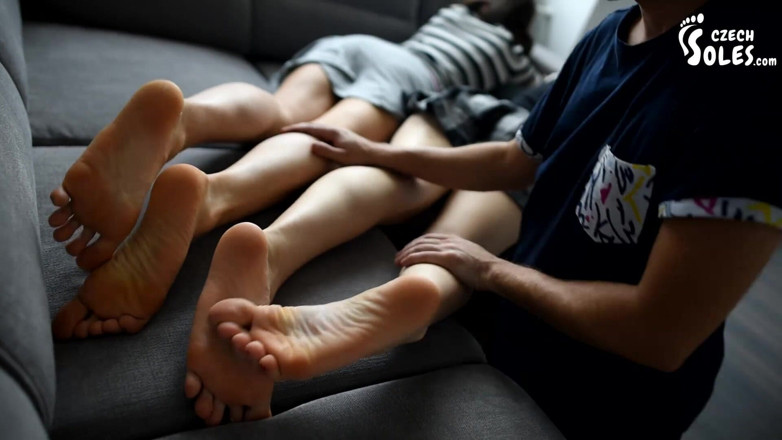 Czech Soles - foot fetish content: Ayaklarımızı ister misin? Kabul et.