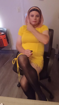 Gurl in Yellow