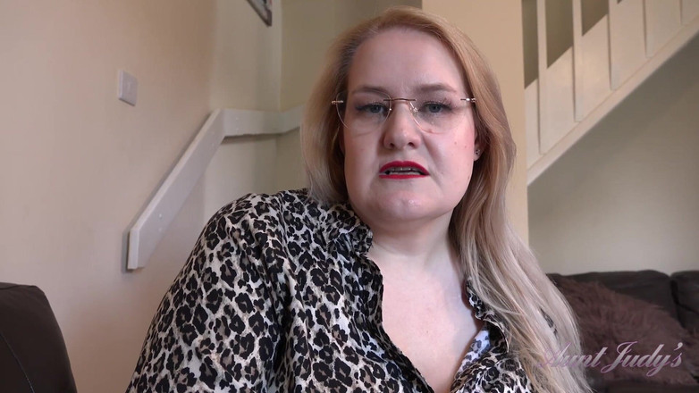 Aunt Judy's: Auntjudys - büyük memeli iri güzel kadın seks terapistin Becky yarağını...