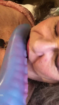 Creampied! by an Alien! Maxxximummilf