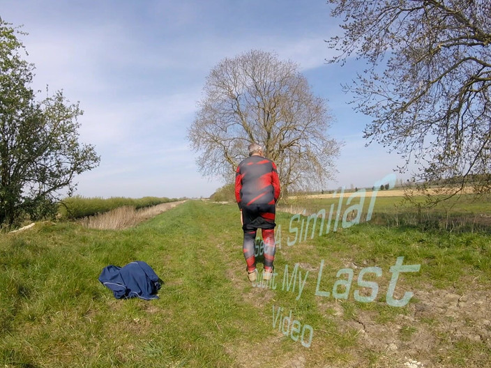 Andy: Keluar menunggang basikal saya di tebing sungai pada Hari Yang...