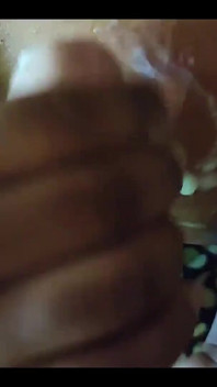 Dr Chatte 2 - sexe oral profond par une femme noire avec beaucoup de sperme sur ses gros seins