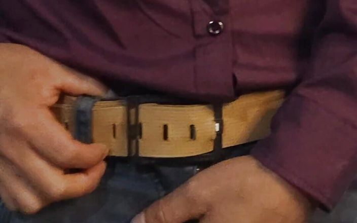 Hornyboy2058: L'uomo stallone viene dopo il lavoro