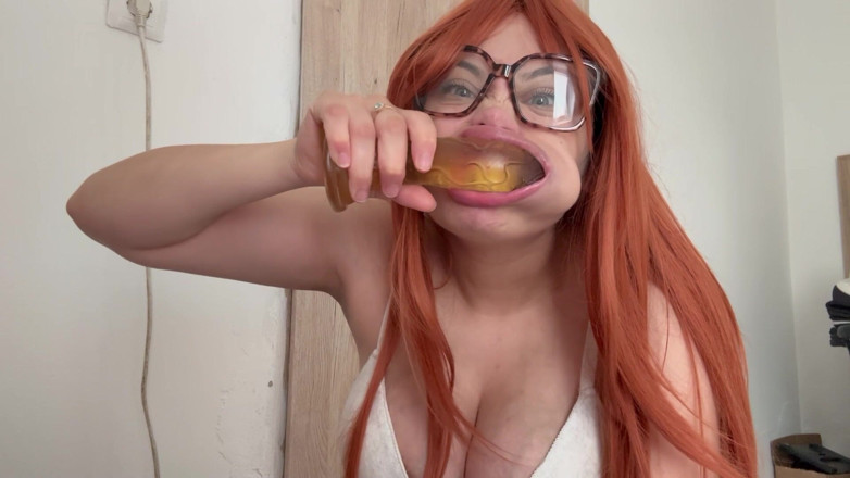 AmayaMori: La bionda sciocca fa facce ahegao perché ti piace quello...