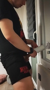 Cuming in Flashlight