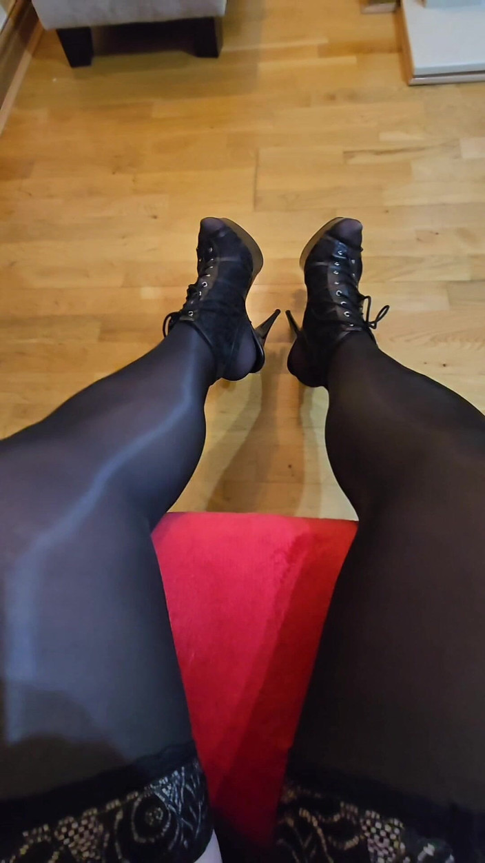Transvestite: Tacchi alti neri